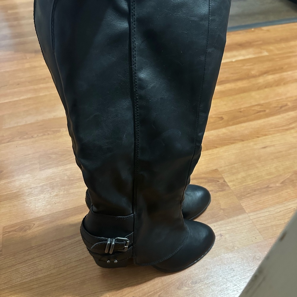 Black Knee-High Women's Boots